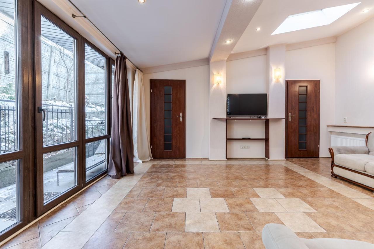 Mangal And Terrace In Center Apartment Lviv Exterior photo